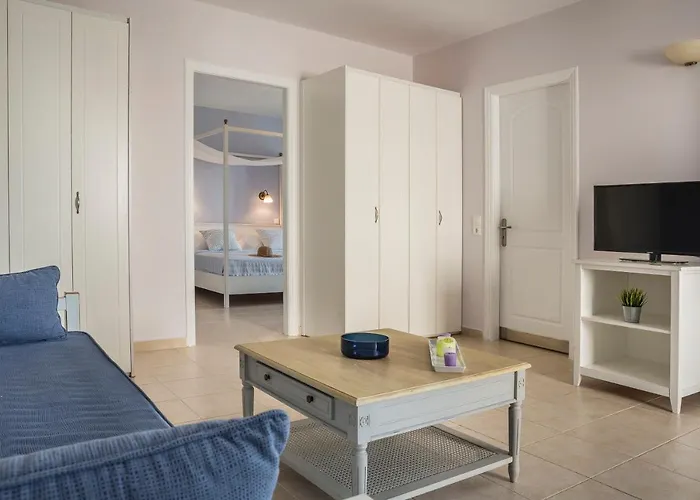 아파트 Astra Village 스보로나타